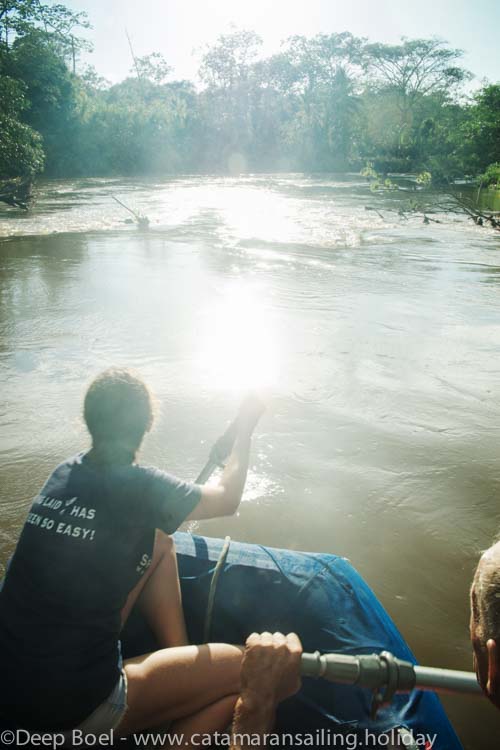 Rafting in the jungle on our dinghy with our friends Reinhilde and Frits from sailing catamaran Bella Ciao