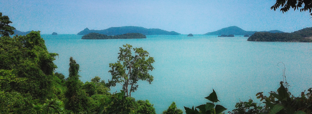 Sailing in Langkawi, attractive sailing ground. countless pretty bays in stunning natural surroundings.